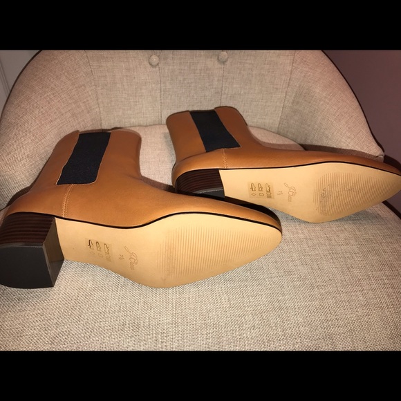 J. Crew Leather High-Shaft Stacked-Heel Boots II Size 7.5M || NWOT - Picture 6 of 8